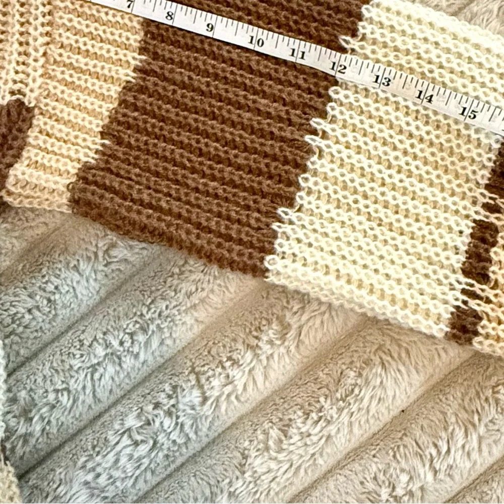 Striped Chunky Knit Sweater – Size Medium - Picture 4 of 6